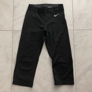 Nike pro workout leggings. 3/4 length
